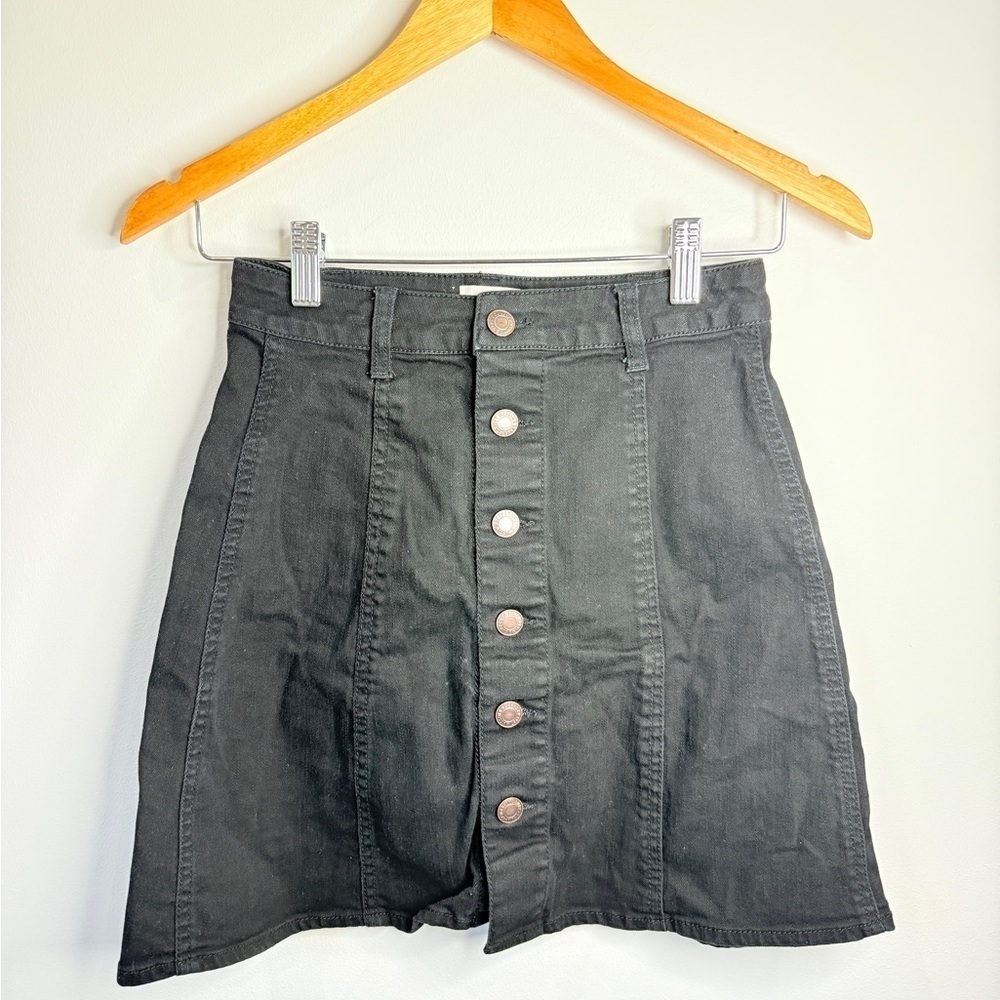 Mossimo Black Front Button Up Mini Skirt (00)